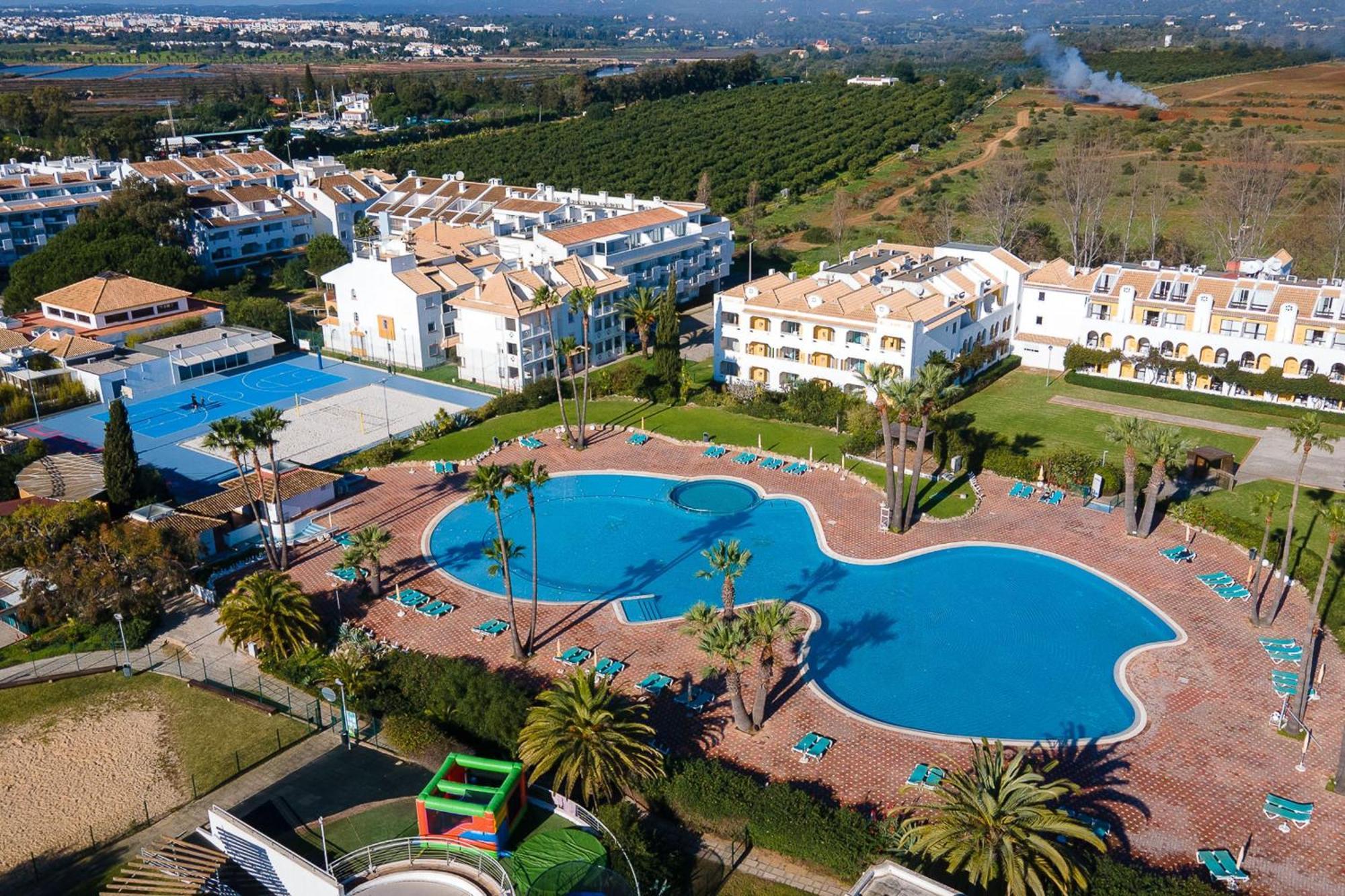 Golden 1 Bdr Flat W/ Balcony & Pool By Lovelystay Кабанаш-де-Тавіра Екстер'єр фото